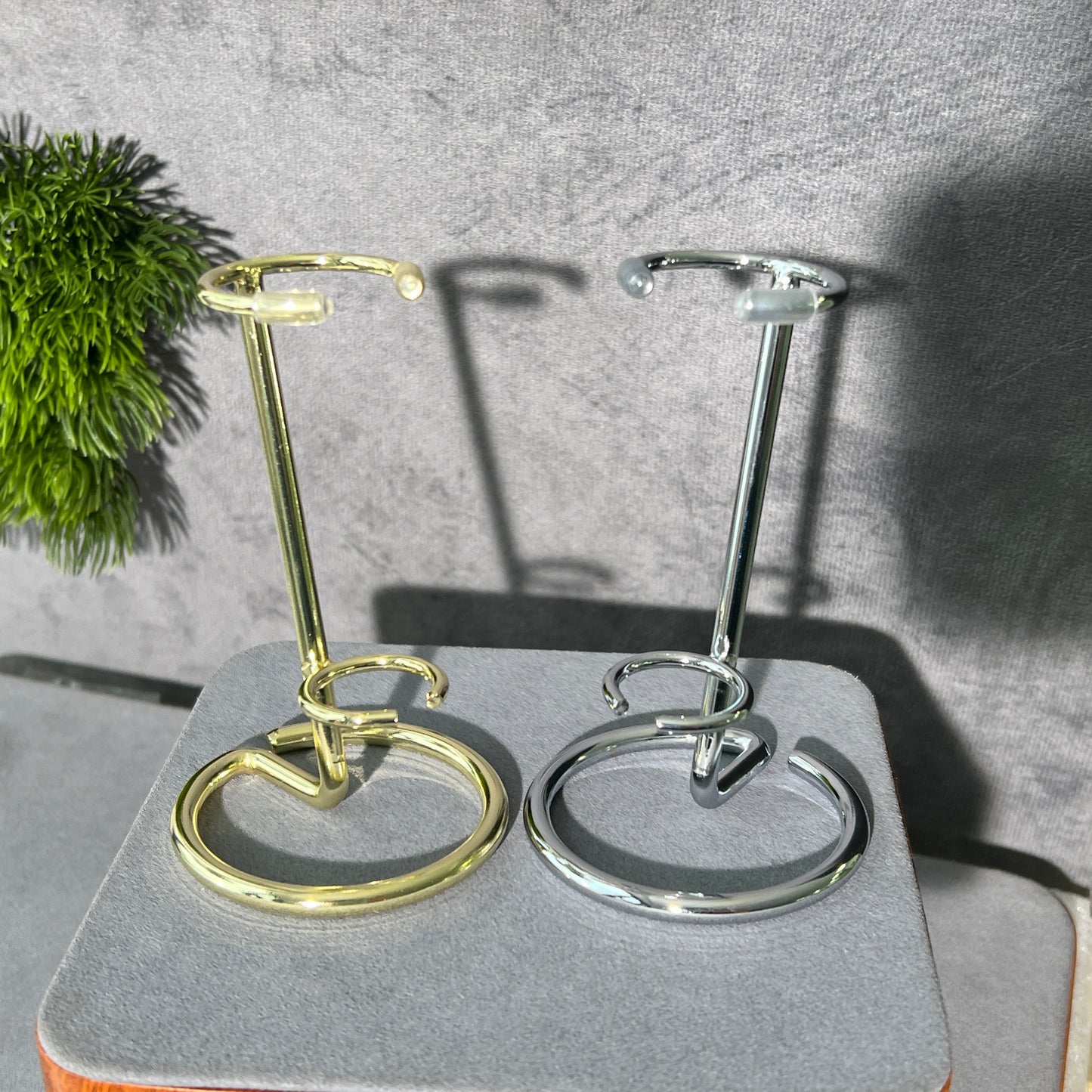 Crystal Metal Holder